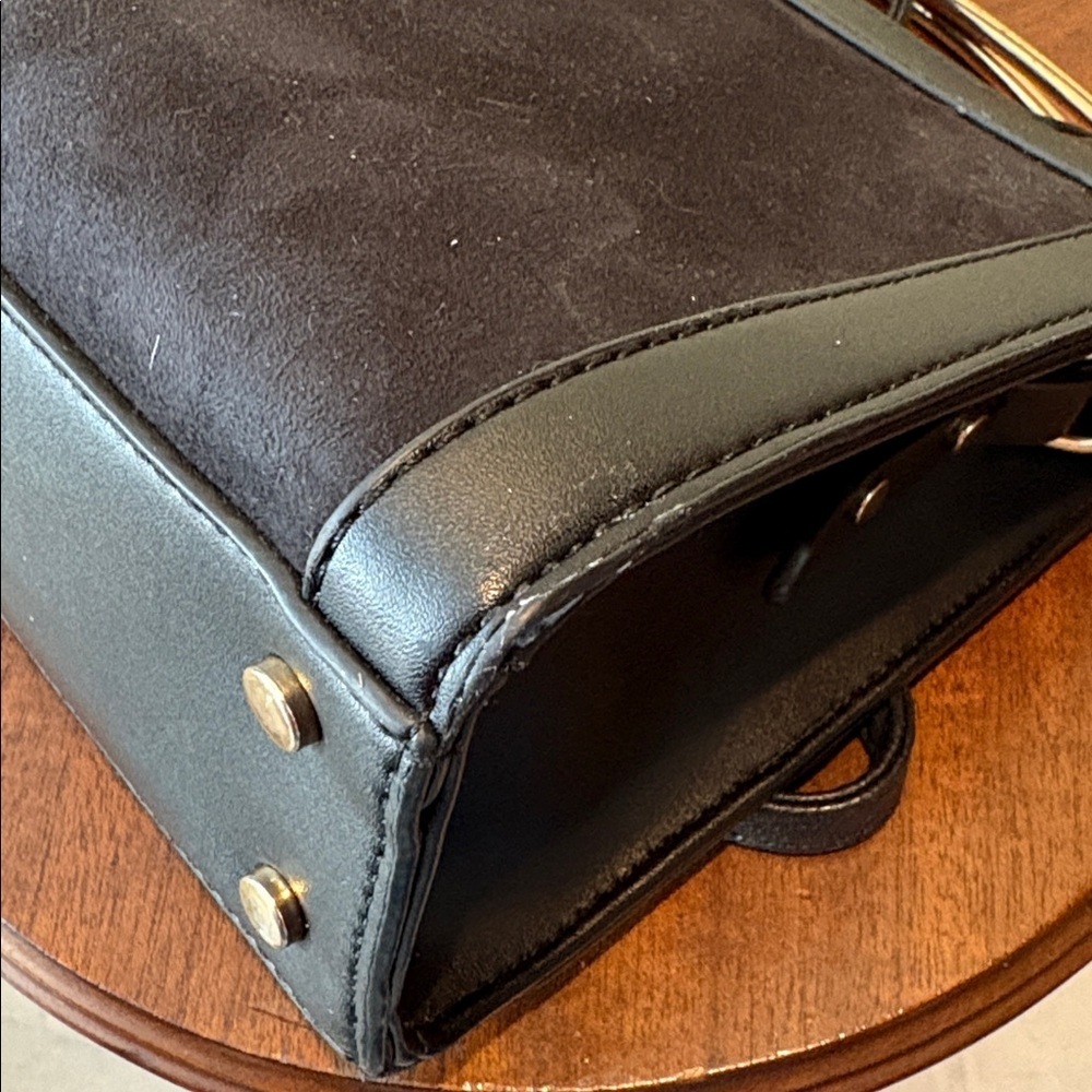 Miztique  satchel  Crossbody bag vegan Suede front panel & trim black/gold tone - Picture 13 of 17